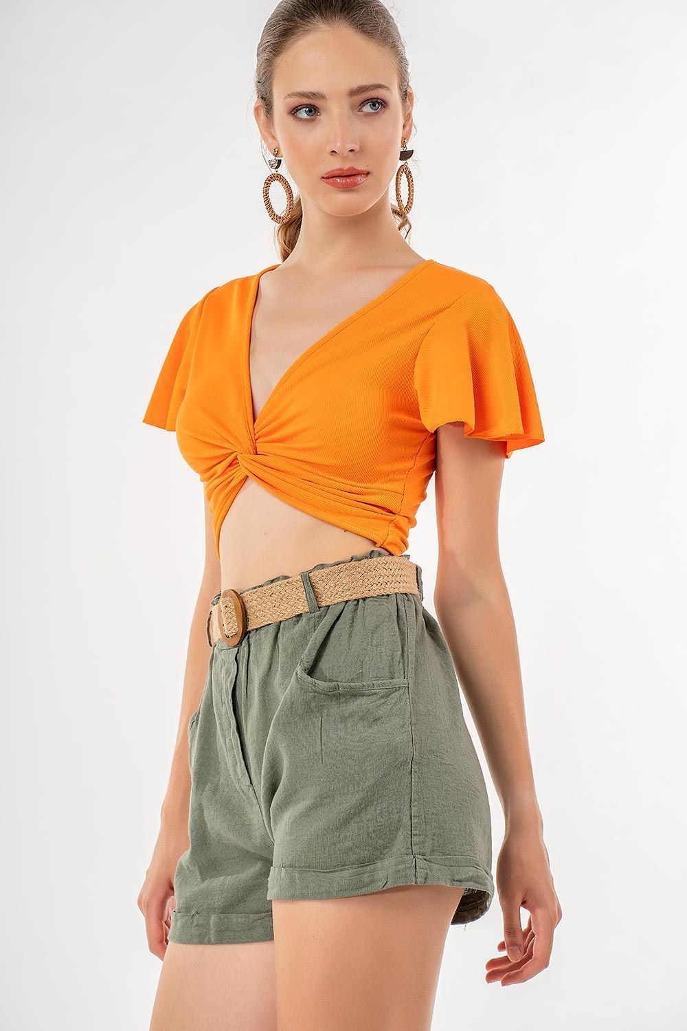 Khaki shorts with belt 