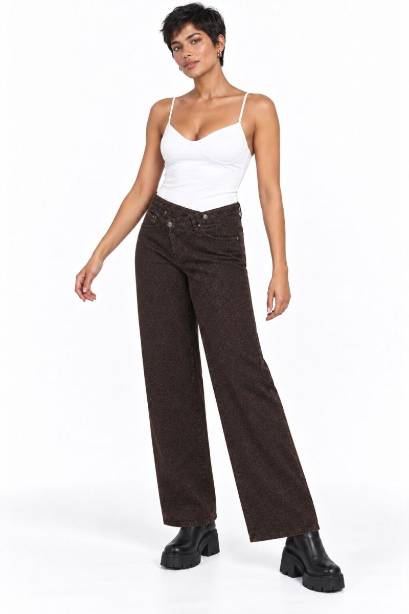 Dark Leopard Crossover Jeans Φωτογραφία από Dark Leopard Crossover Jeans